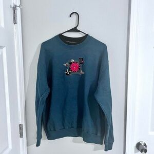 Vintage Top Stitch dark green poinsettia embroidered holiday sweatshirt